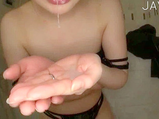 Asian babe swallows XXX in Tokyo hotel room