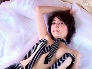 Japanese slut showcases her tight bum and screams for more